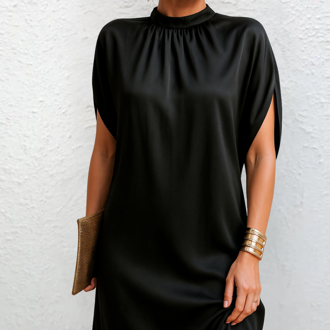 Seraphina™ | Damer Sort Mini Kjole med Høj Hals | Elegant Little Black Dress med Slidsærmer til Fest og Middag
