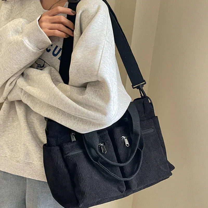Mirella™ | Damer Fløjls Skuldertaske med Flere Rum | Blød Fløjl Crossbody med Justerbar Rem