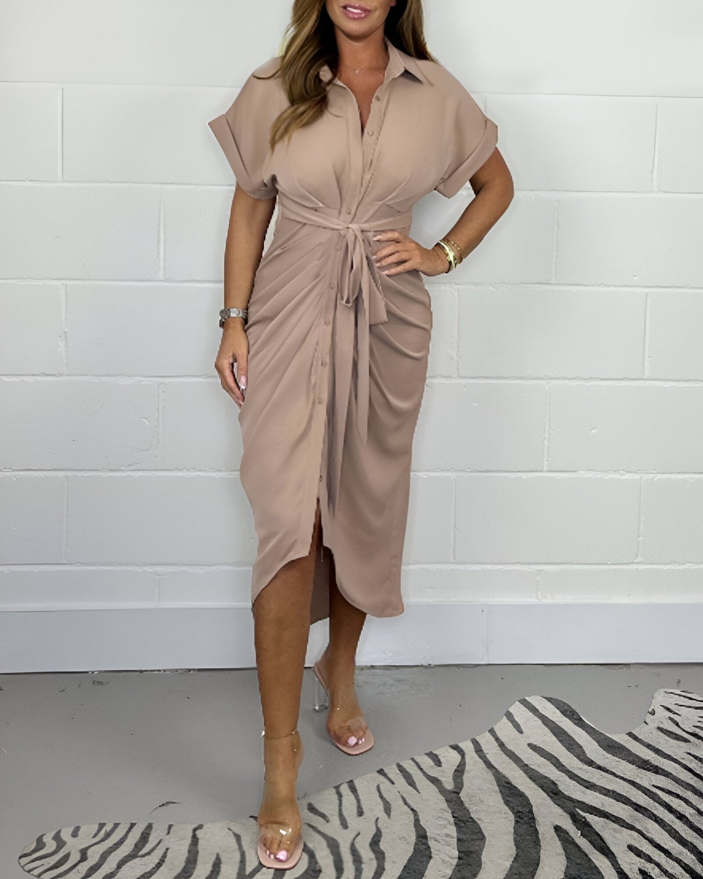 Serena | Skjortekjole Dame | Midi Sommerkjole | Korte Ærmer | Knaplukning & Taljebånd | Elegant & Business