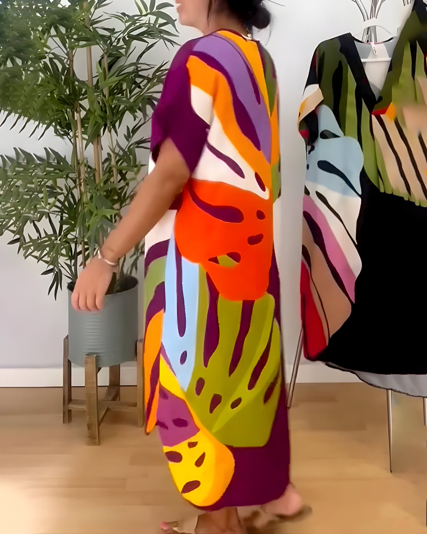 Marilou™ | Damer Oversized Farverig Sommerkjole med V-Hals | Let Løstsiddende Kjole med Abstrakt Print til Ferie og Strand