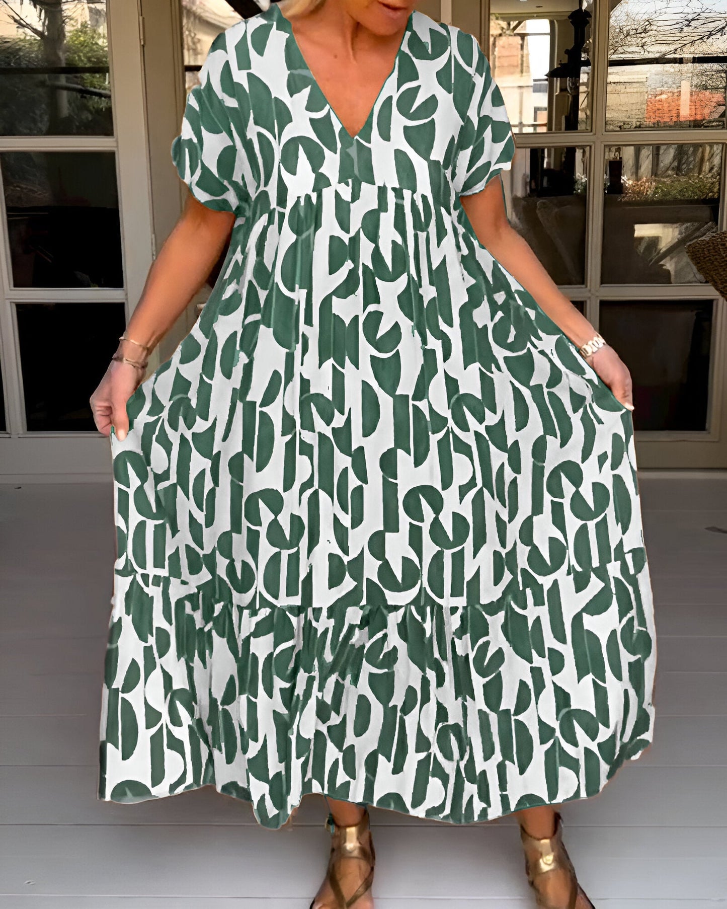 Isalina™ | Damer Maxi-Kjole med Print | Løstsiddende Sommerkjole i Let Materiale med V-Hals og Plisseret Talje