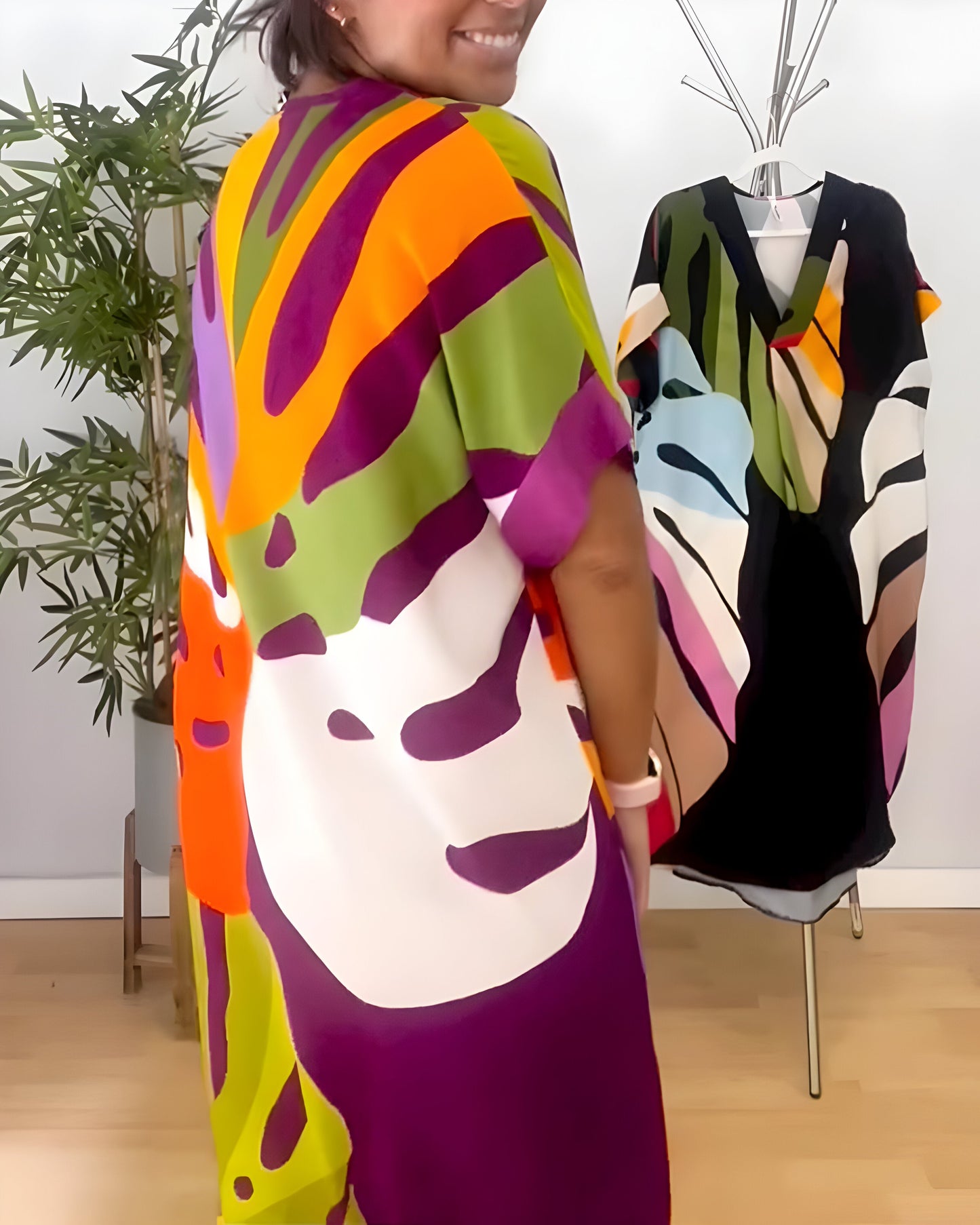 Marilou™ | Damer Oversized Farverig Sommerkjole med V-Hals | Let Løstsiddende Kjole med Abstrakt Print til Ferie og Strand