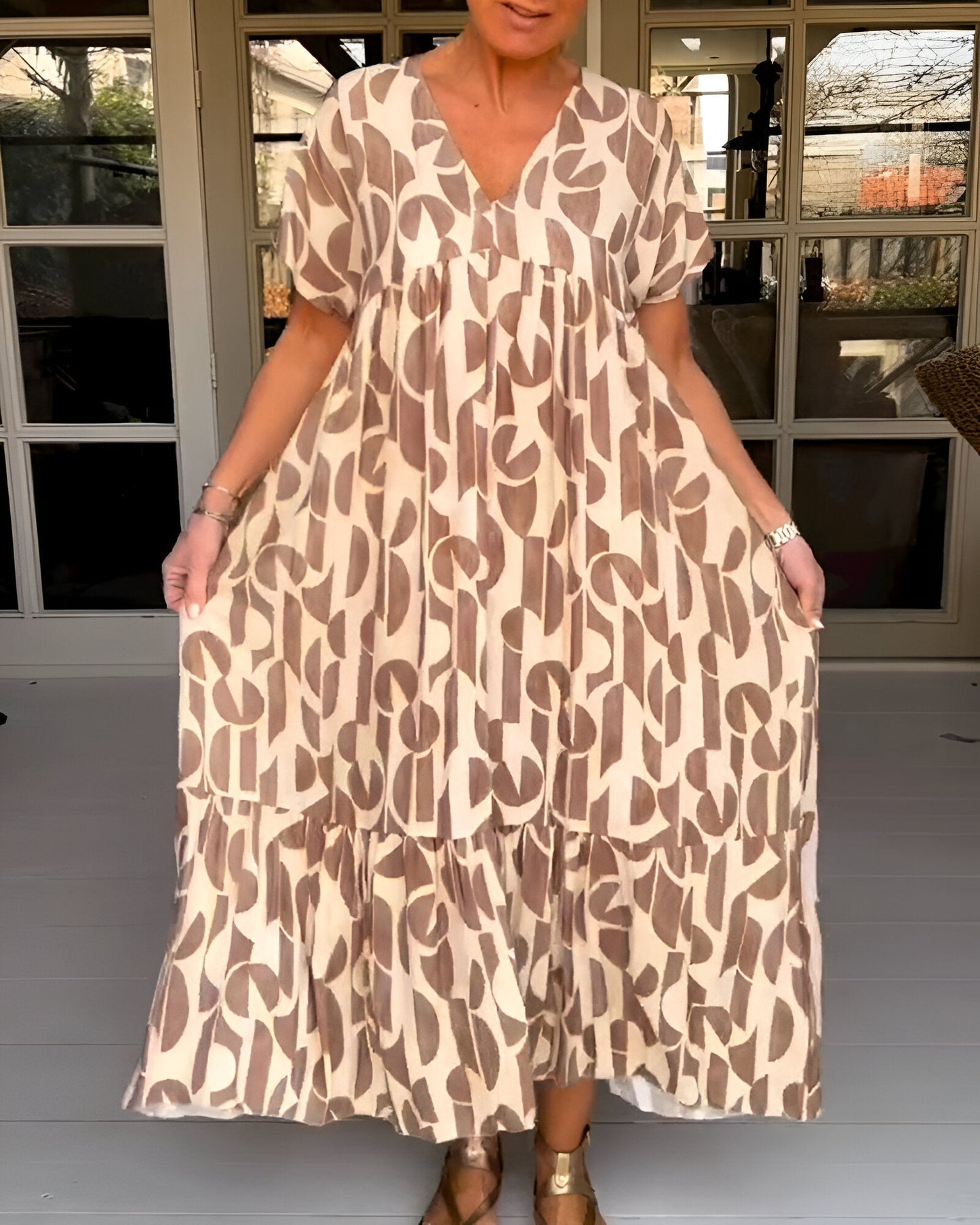 Isalina™ | Damer Maxi-Kjole med Print | Løstsiddende Sommerkjole i Let Materiale med V-Hals og Plisseret Talje
