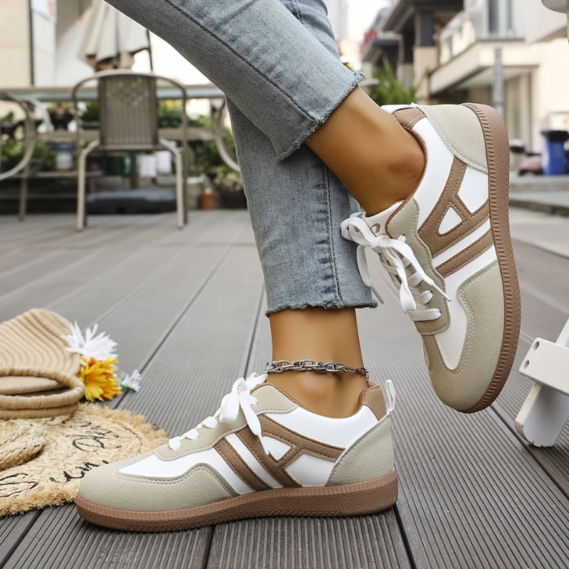 Nova | Damer Retro Sneakers | Beige-Hvid | Ruskind & Mesh | Komfortable & Letvægt | Casual Sporty Sko