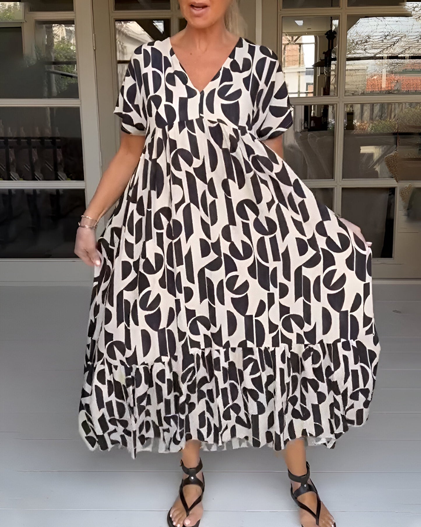 Isalina™ | Damer Maxi-Kjole med Print | Løstsiddende Sommerkjole i Let Materiale med V-Hals og Plisseret Talje