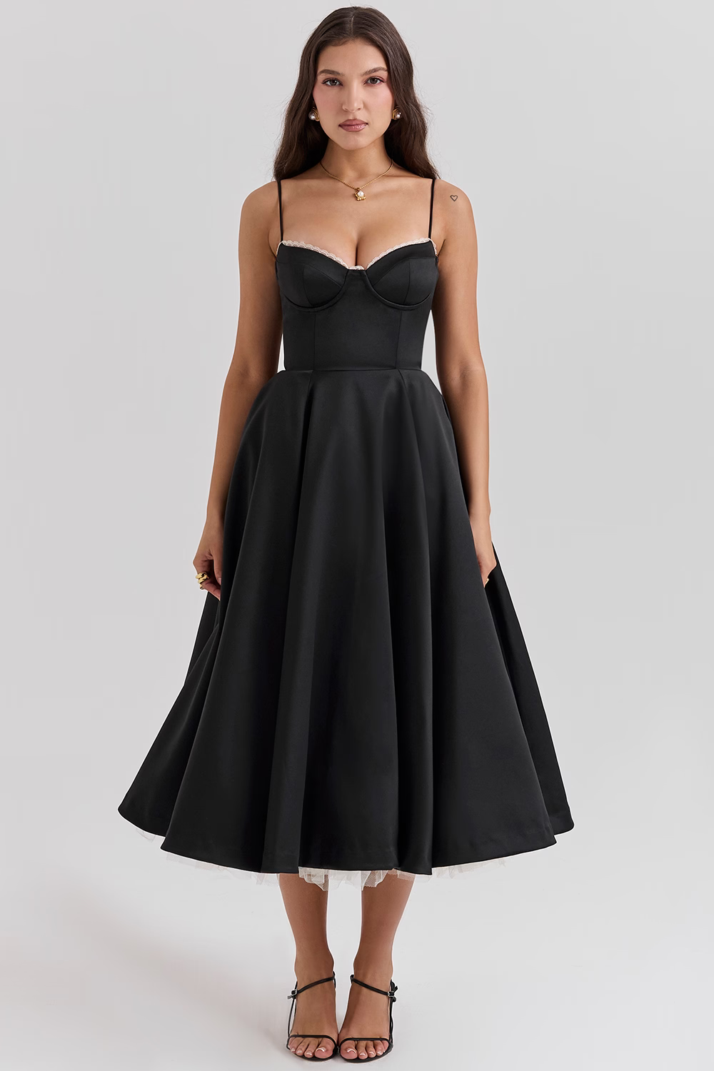 Amarielle | Elegant Midi-Kjole Med A-Linje Nederdel & Korsetliv