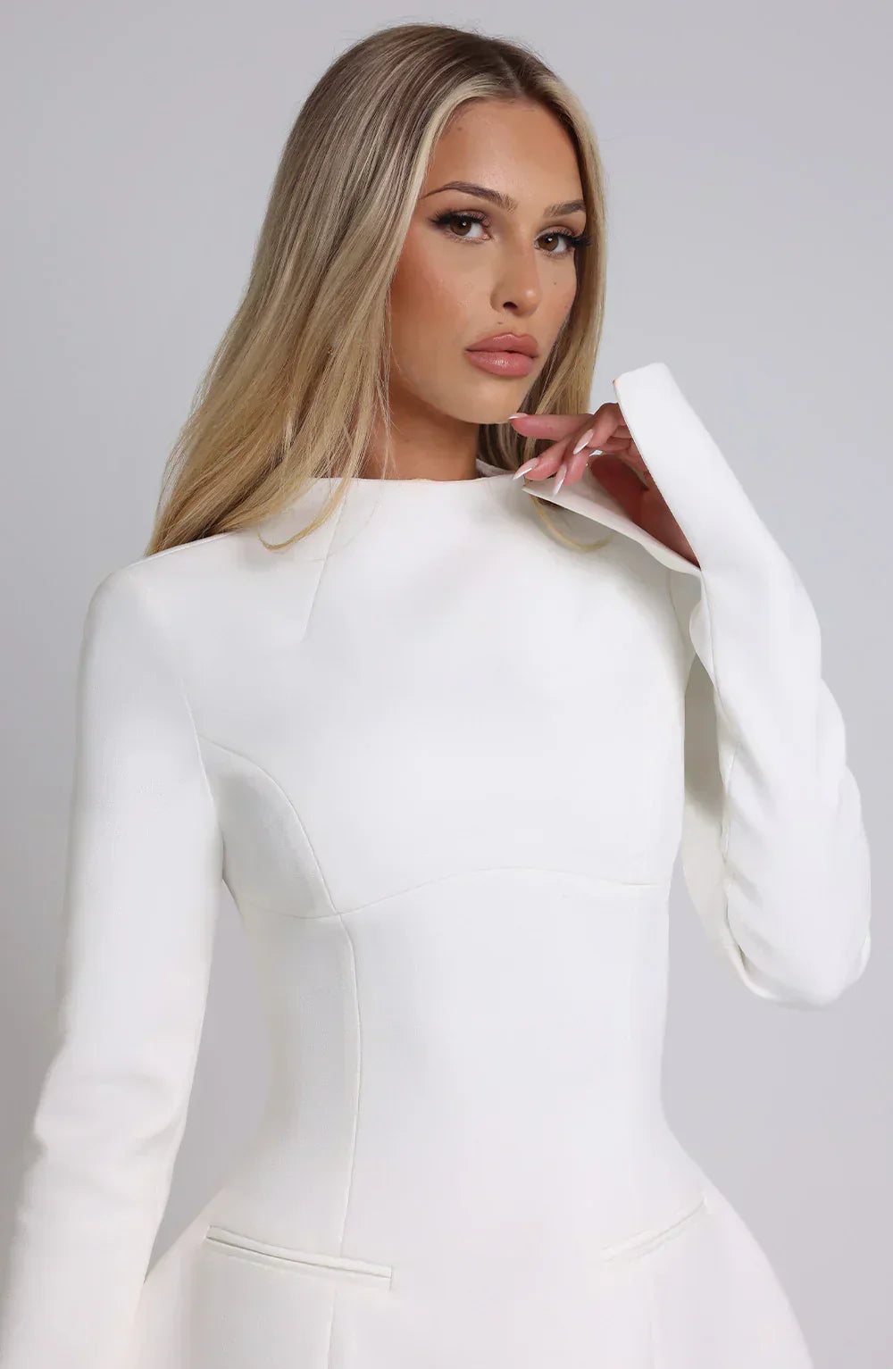 Ivana™ | Damer Luksus A-Linje Mini Kjole med Åben Ryg | Elegant & High-Fashion Design