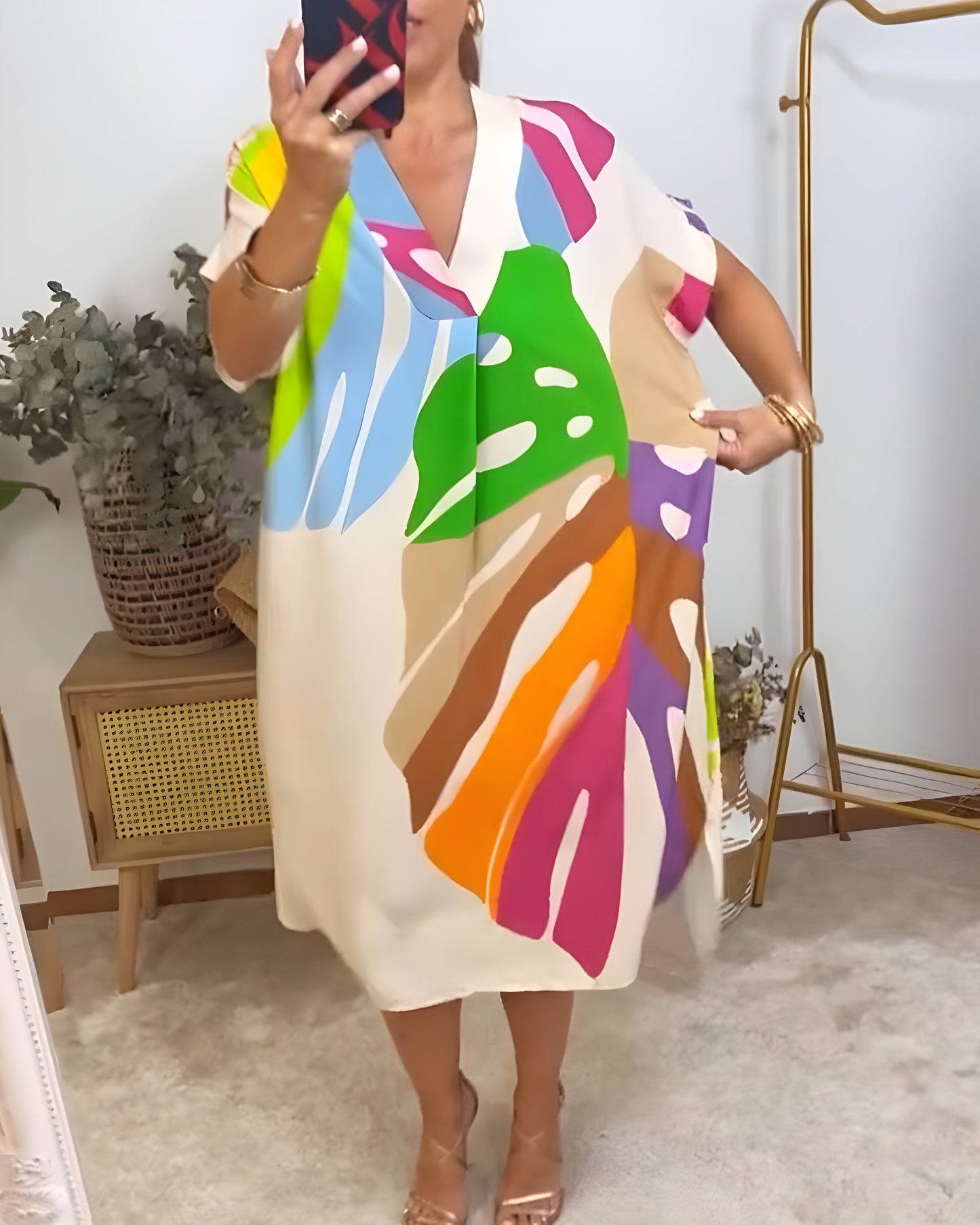 Marilou™ | Damer Oversized Farverig Sommerkjole med V-Hals | Let Løstsiddende Kjole med Abstrakt Print til Ferie og Strand