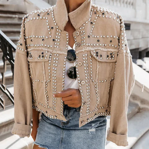 Vespera™ | Edgy Denimjakke med Nitter til Damer | Vintage Look