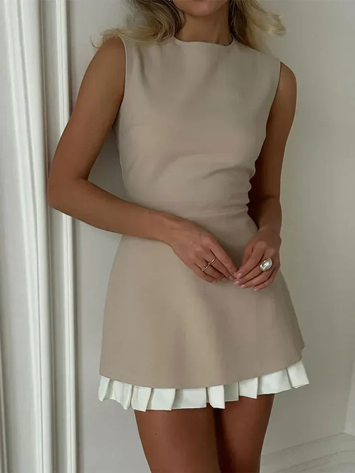 Loraine™ | Damer Todelt Look Mini Kjole med Plisseret Flæsekant | Plisseret Nederdel & Højhalset Design