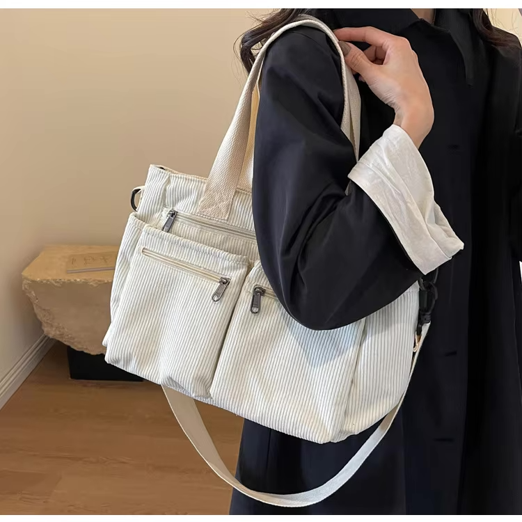 Mirella™ | Damer Fløjls Skuldertaske med Flere Rum | Blød Fløjl Crossbody med Justerbar Rem