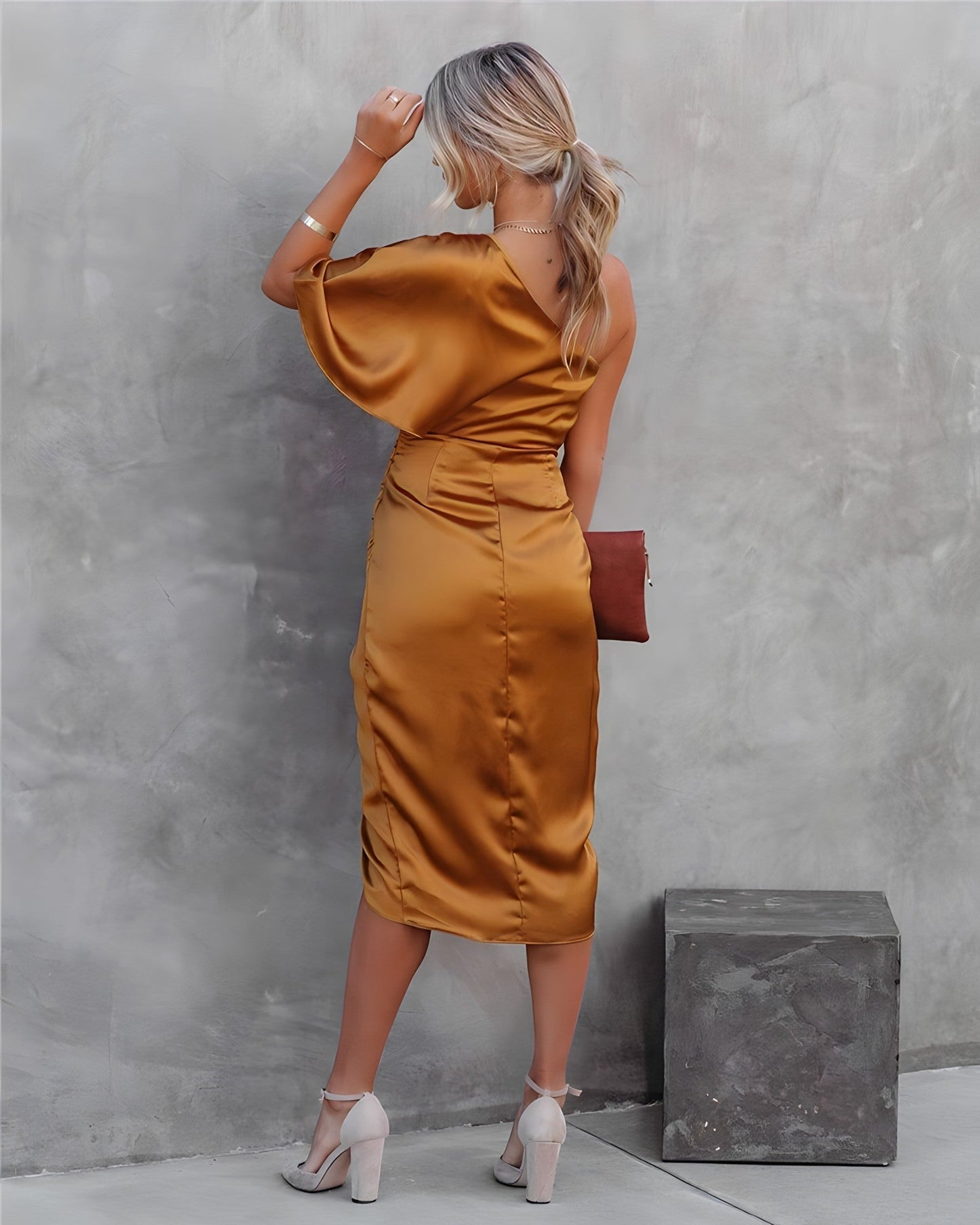 Amaya™ | Damer Satin One-Shoulder Cocktailkjole | Elegant Midi-Kjole med Slids