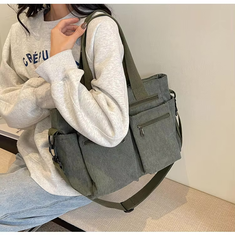 Mirella™ | Damer Fløjls Skuldertaske med Flere Rum | Blød Fløjl Crossbody med Justerbar Rem