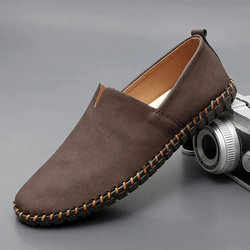 Reno | Herre Slip-Ons | Moccasin Slip‑On | Håndsyet Sål | Minimalistisk & Åndbar | Casual Komfort