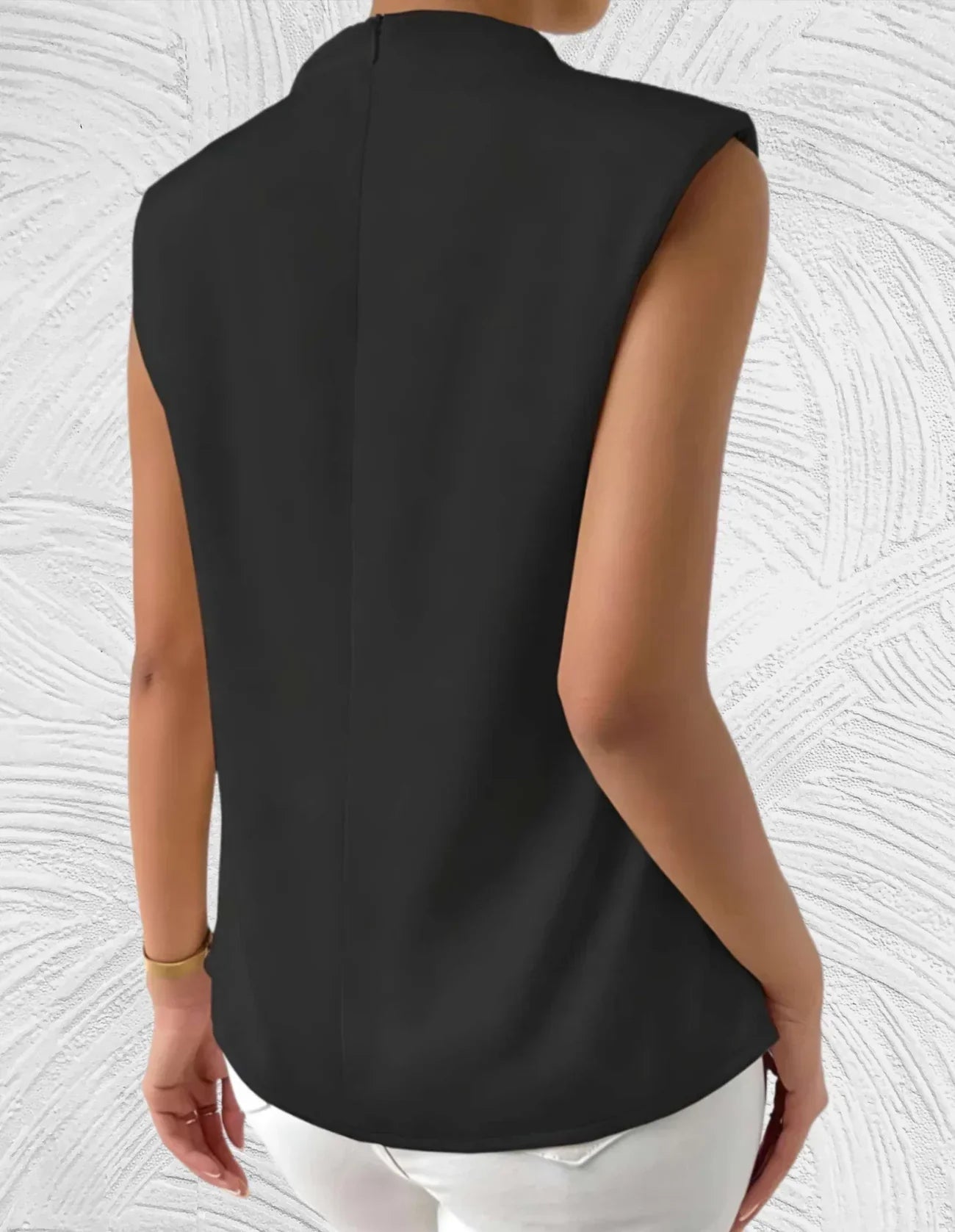 Maëlle™ | Satinærmeløs Top med Vandfaldsudskæring | Elegant Skinnende Bluse Uden Ærmer i Sort eller Off-White