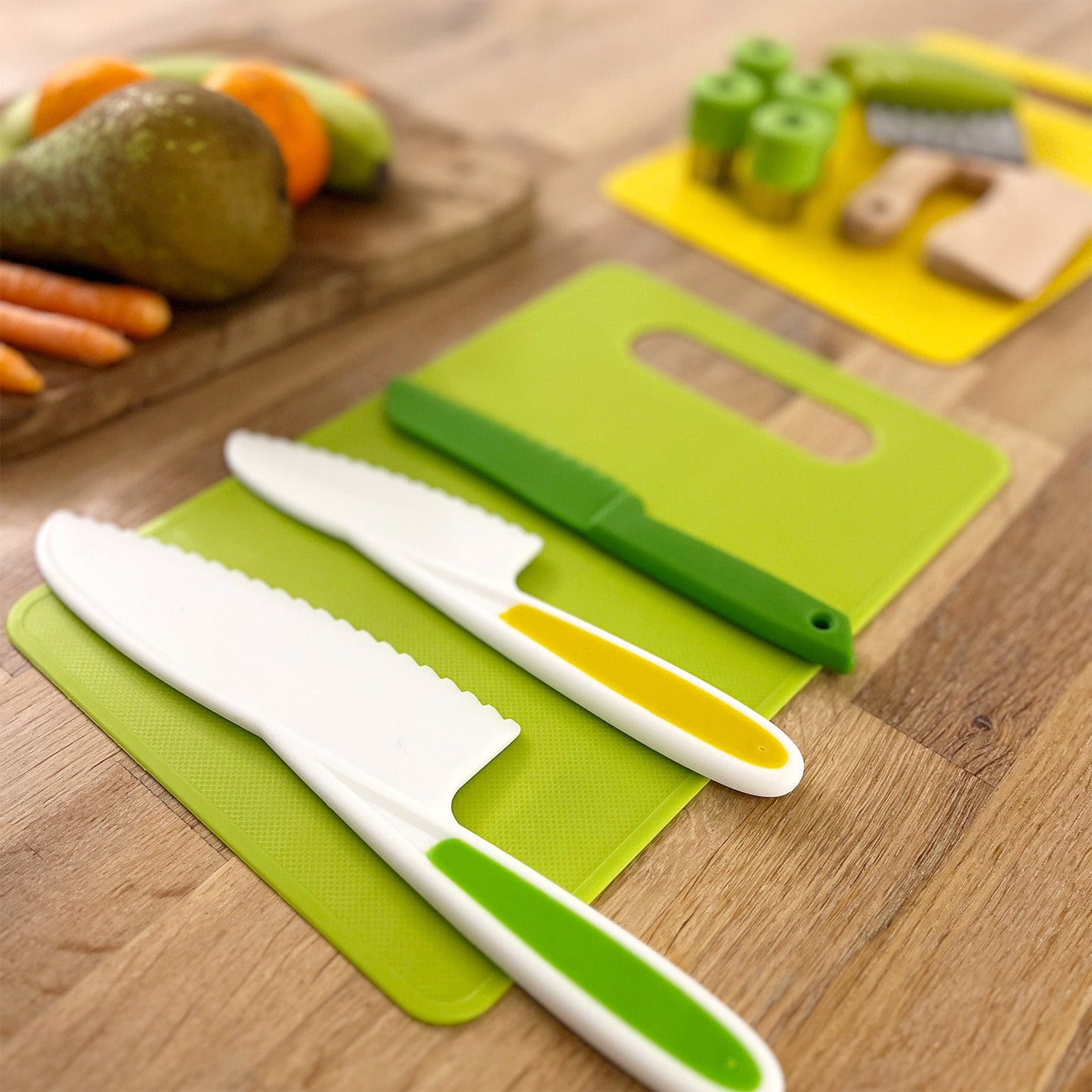 LittleCook™ | Børnevenligt Skæresæt Til Småbørn og Børnehavebørn | Sikkert Køkkenkniv & Skærebræt Til Pædagogisk Madlavning