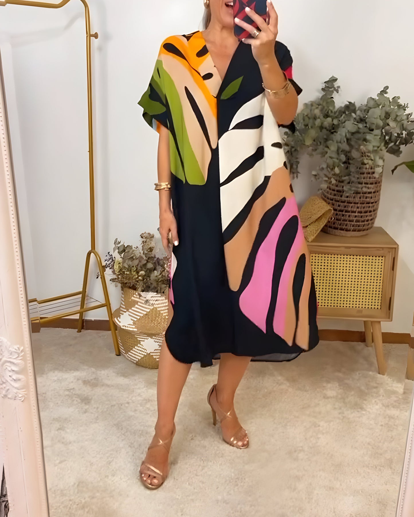 Marilou™ | Damer Oversized Farverig Sommerkjole med V-Hals | Let Løstsiddende Kjole med Abstrakt Print til Ferie og Strand