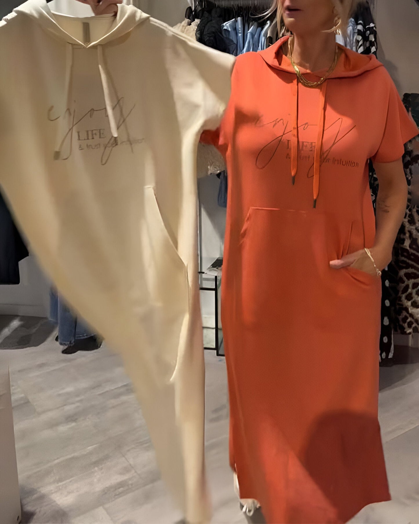 Novaera™ | Damer Hoodie Kjole Midi | Sporty Loungekjole med Hætte og Korte Ærmer