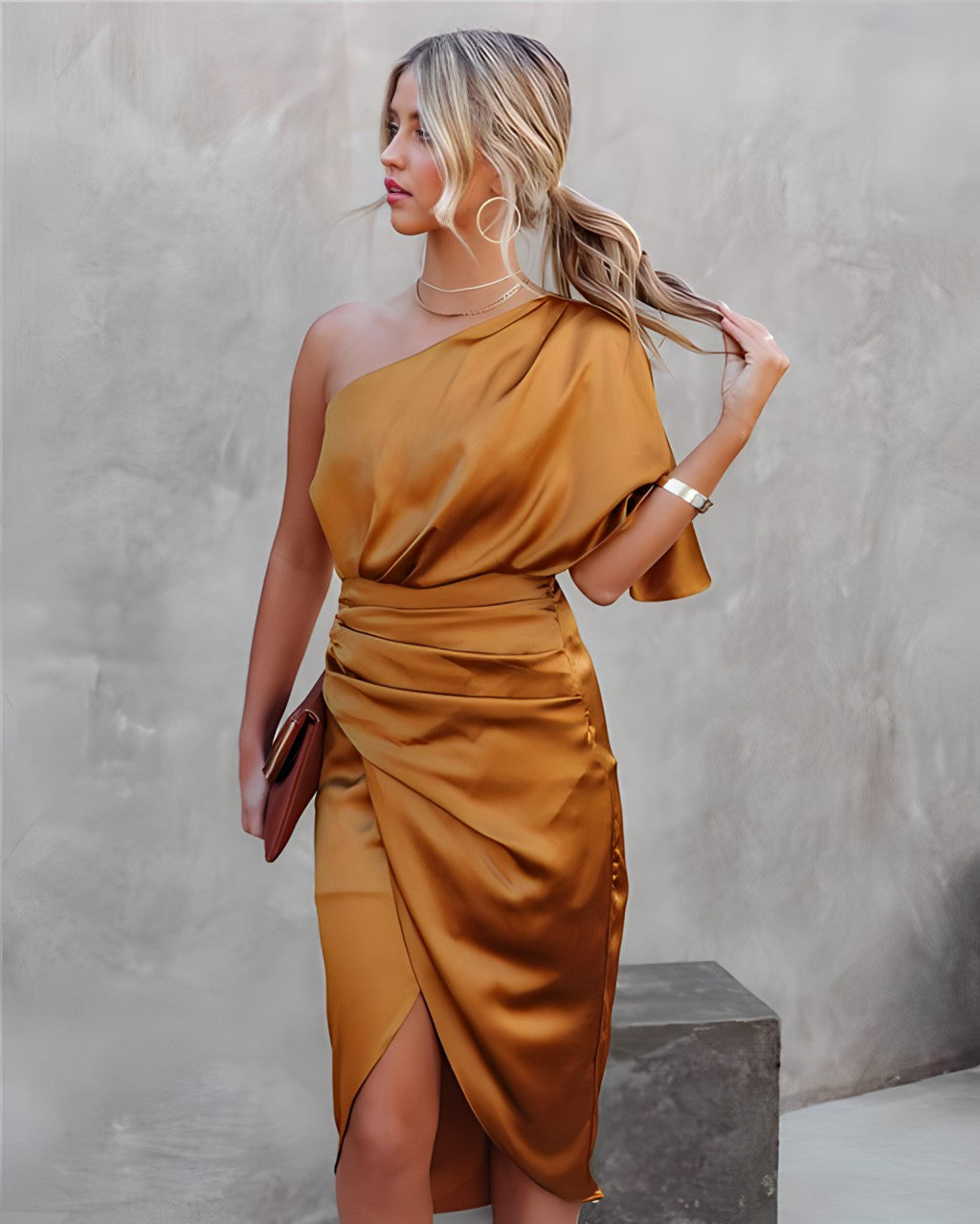 Amaya™ | Damer Satin One-Shoulder Cocktailkjole | Elegant Midi-Kjole med Slids