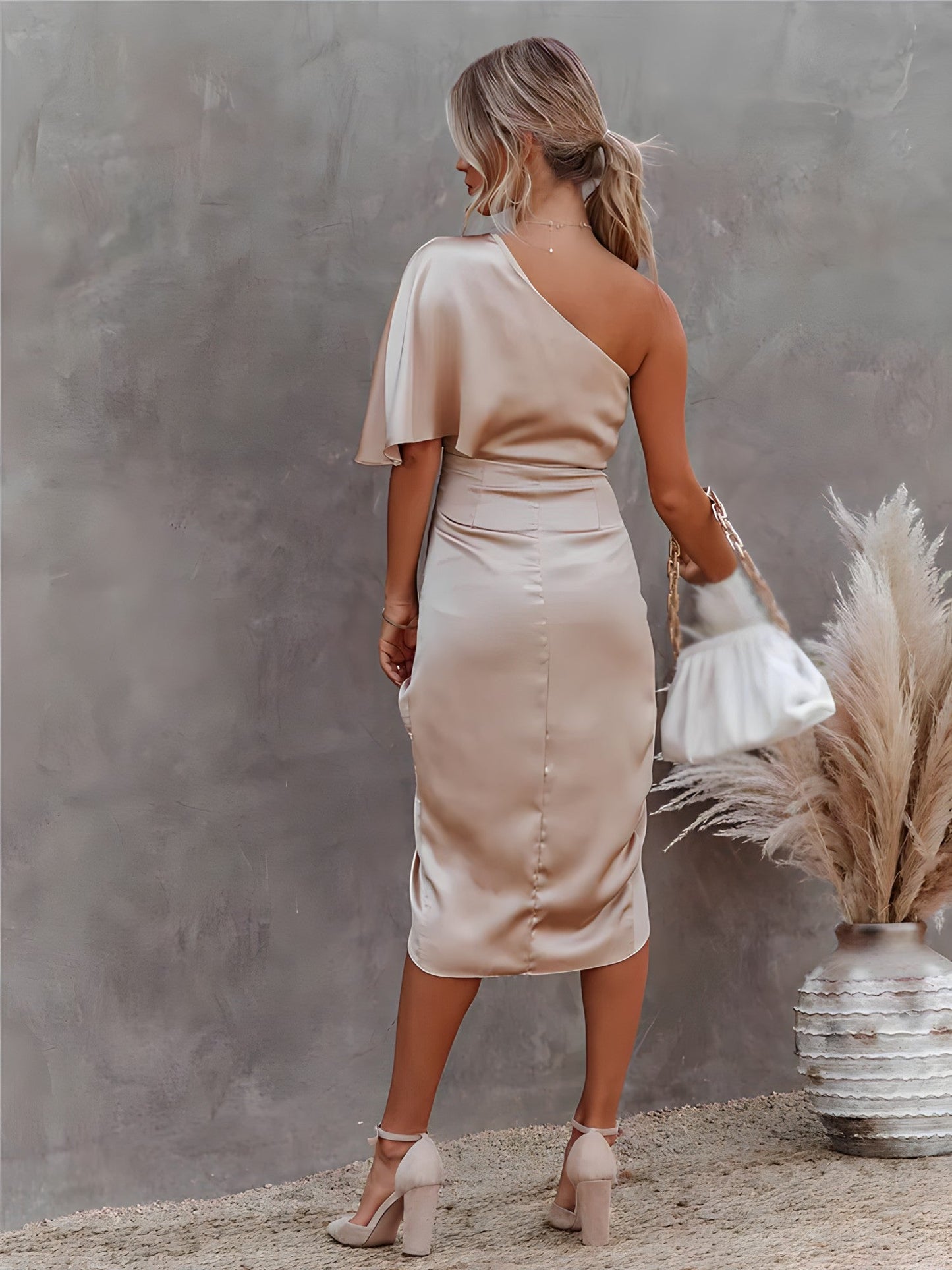 Amaya™ | Damer Satin One-Shoulder Cocktailkjole | Elegant Midi-Kjole med Slids