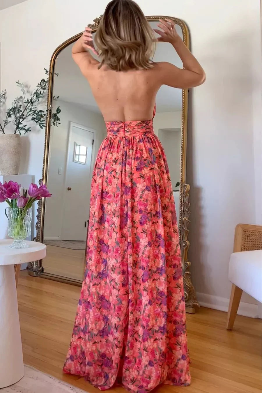 Isabella™ | Halterneck Maxi Kjole med Blomstermønster og Slids | Sommerlig Elegant Kjole med Cut-Out og Åben Ryg