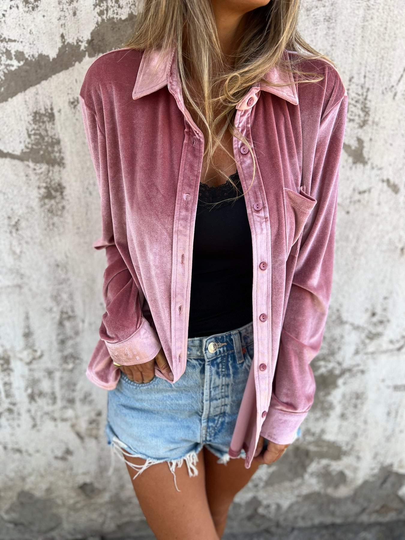 Vérane™ | Damer Oversized Fløjlsskjorte Med Glans Og Knaplukning | Blød Statement Top I Trendfarver
