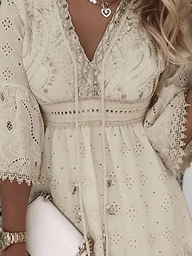 Celestine | Blonde Playsuit Damer Med Dyb V-Hals & A-Linje Shorts