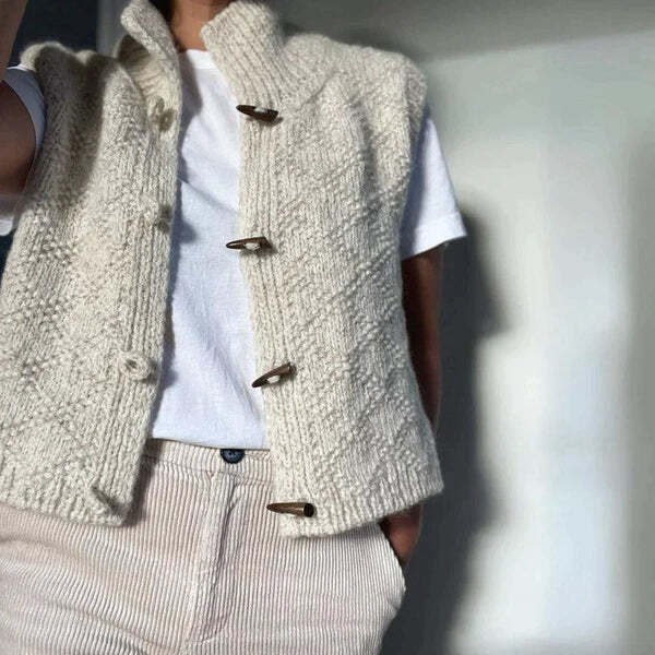 Lunette | Chunky Strikket Vest Til Damer Med Træknapper Og Ståkrave