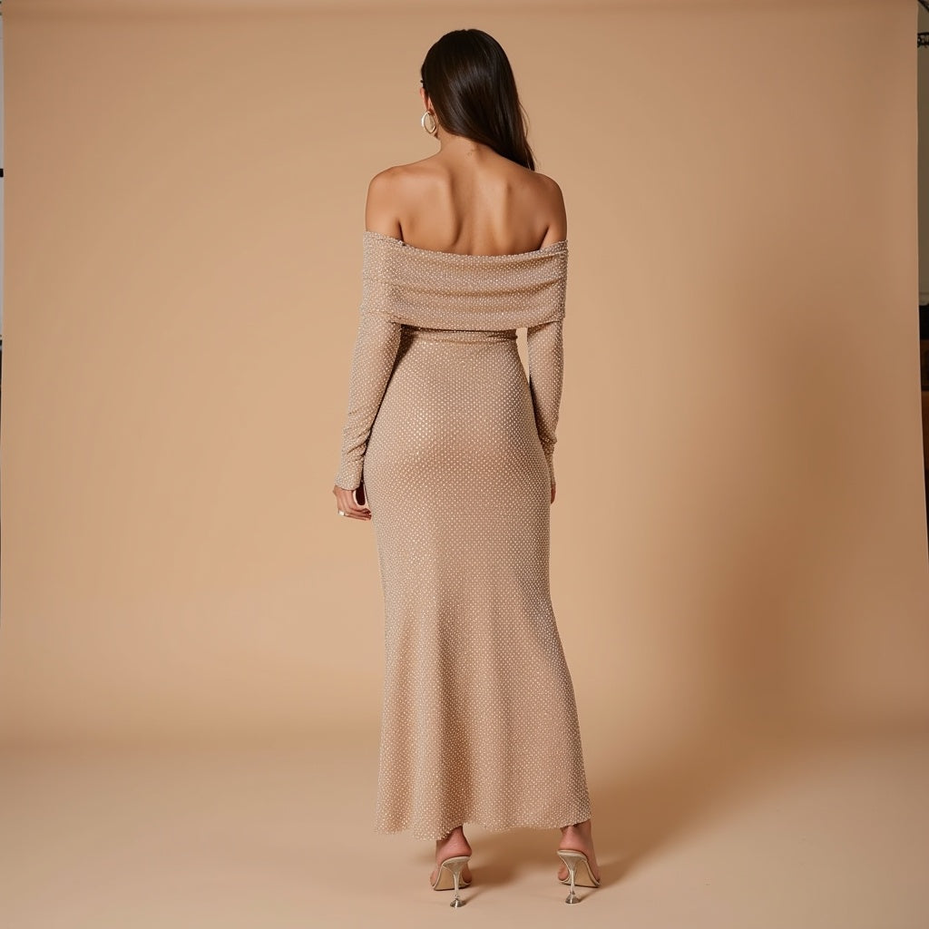 Serelina™ | Damer Nude Off-Shoulder Glitterkjole | Elegant Maxi Gallakjole med Lange Ærmer og Lav Ryg