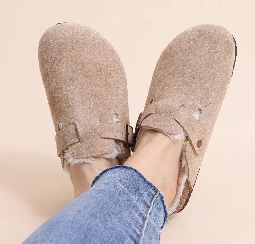 Arctic UrbanClassic™ | Komfortable Træsko med Blød Inderside og Klassisk Design | Varme Vintermules med Korksål, Teddybetræk og Skridsikker Sål