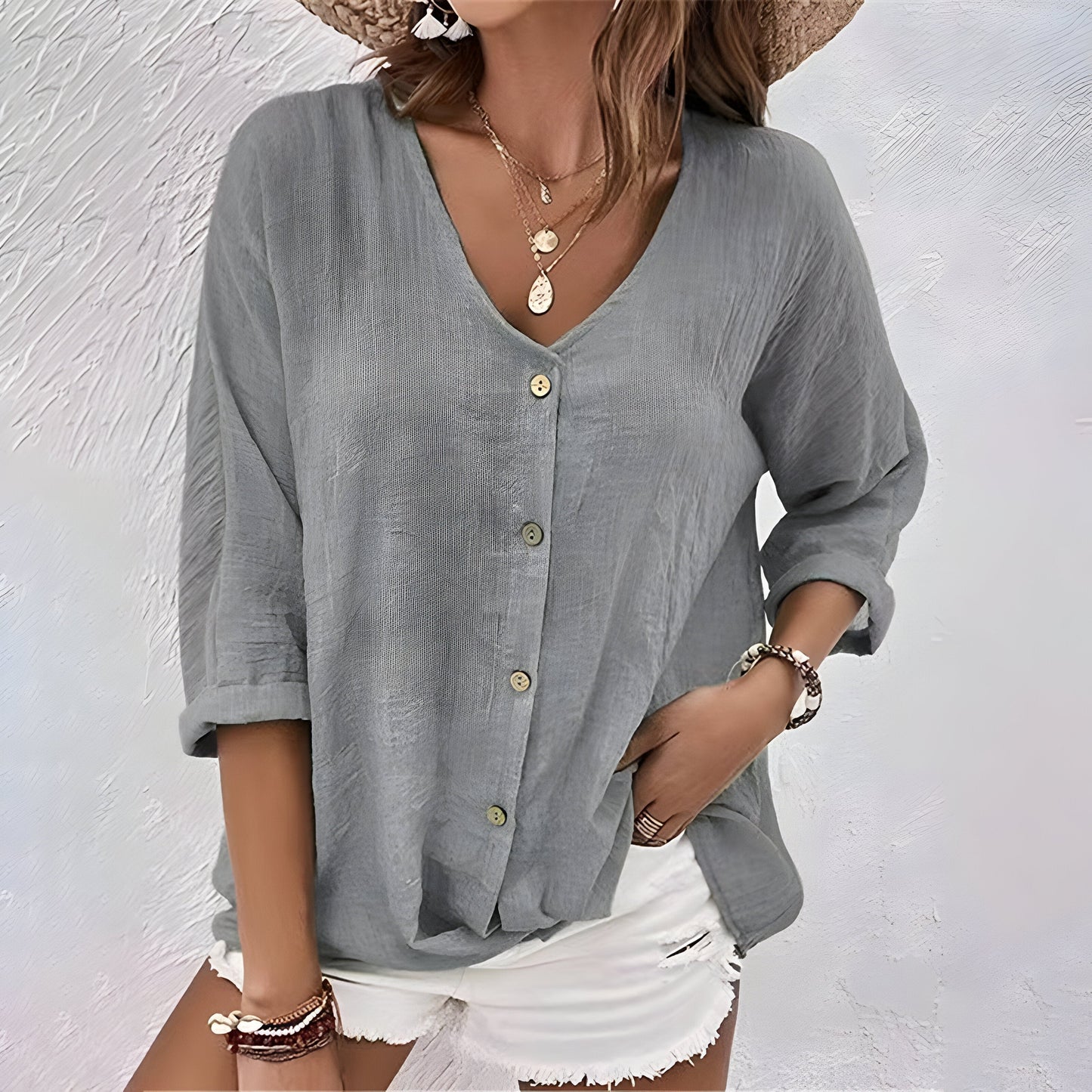 Liora | Let Damebluse | Sommerbluse med V-Hals & Knaplukning | Løstsiddende | 3/4 Ærmer | Casual Top