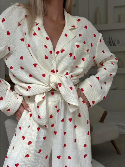Amorette™ | Damer Pyjamasæt med Hjerteprint | Blød og Romantisk Loungewear til Hjemmehygge