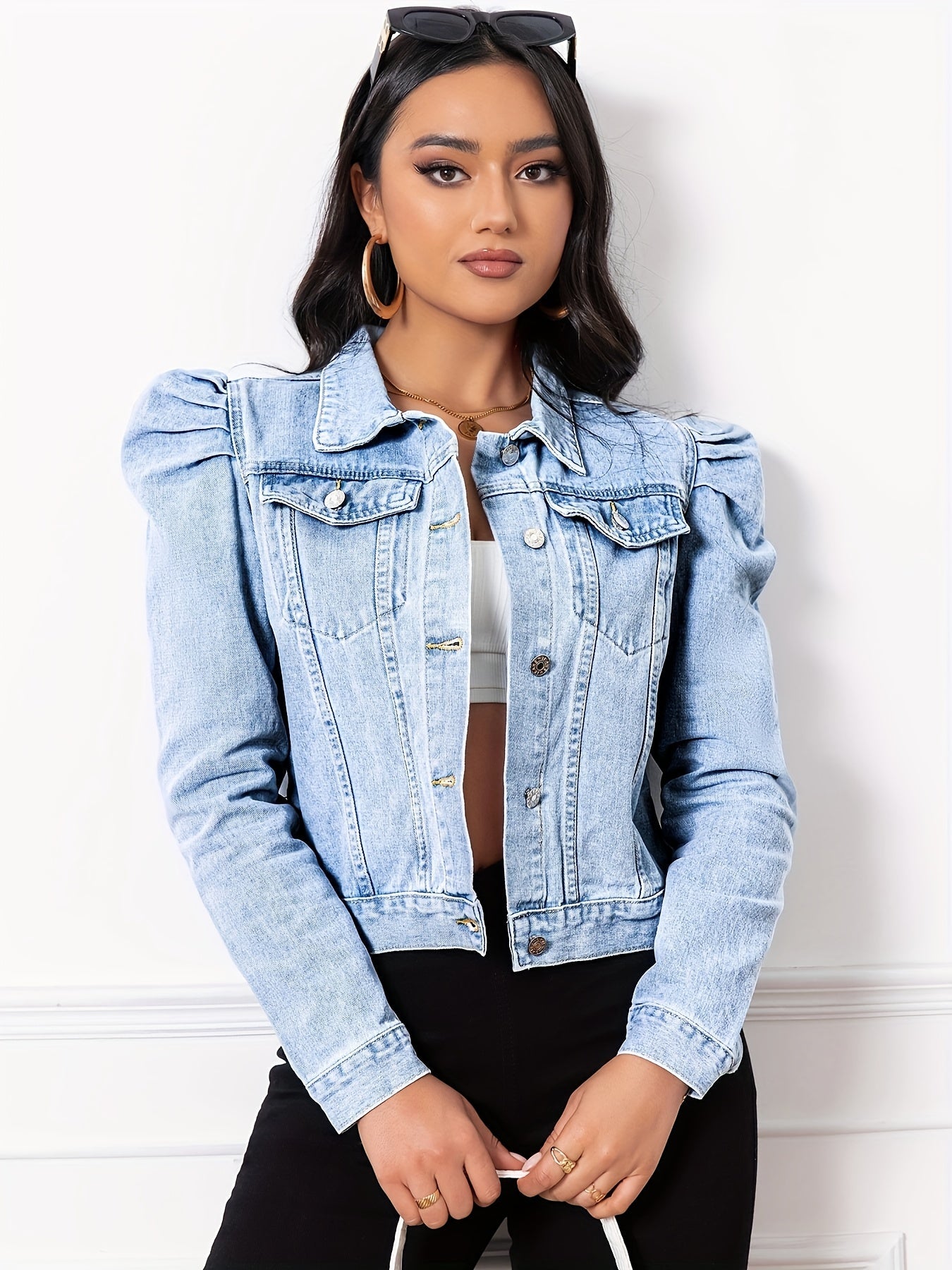 Lunara™ | Lyseblå Denimjakke Med Puffærmer Og Figursyet Feminin Pasform