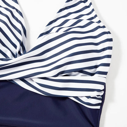 Marinelle™ | Damer Halterneck Badedragt med Stribet Buste | Flatterende Shaping Badedragt med Drapering til Strand og Pool