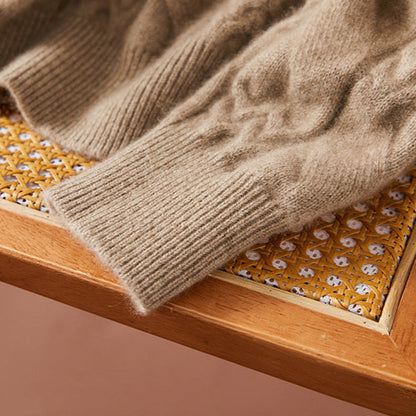 Solène | Fuzzy Cable Knit Rullekravetrøje til Damer