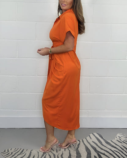 Serena | Skjortekjole Dame | Midi Sommerkjole | Korte Ærmer | Knaplukning & Taljebånd | Elegant & Business