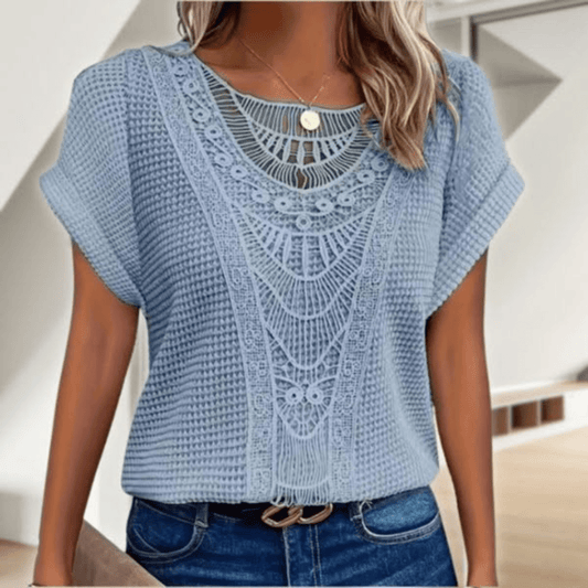 Raya | Strikket Dame Top | Let Sommer Top | Korte Ærmer | Hæklede Boho Detaljer | Løstsiddende & Åndbar