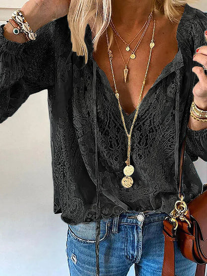 Elanora™ | Gennemsigtig Boho Bluse Damer | Let V-Hals Top med Blonde Detaljer og Bindebånd til Sommer eller Festival