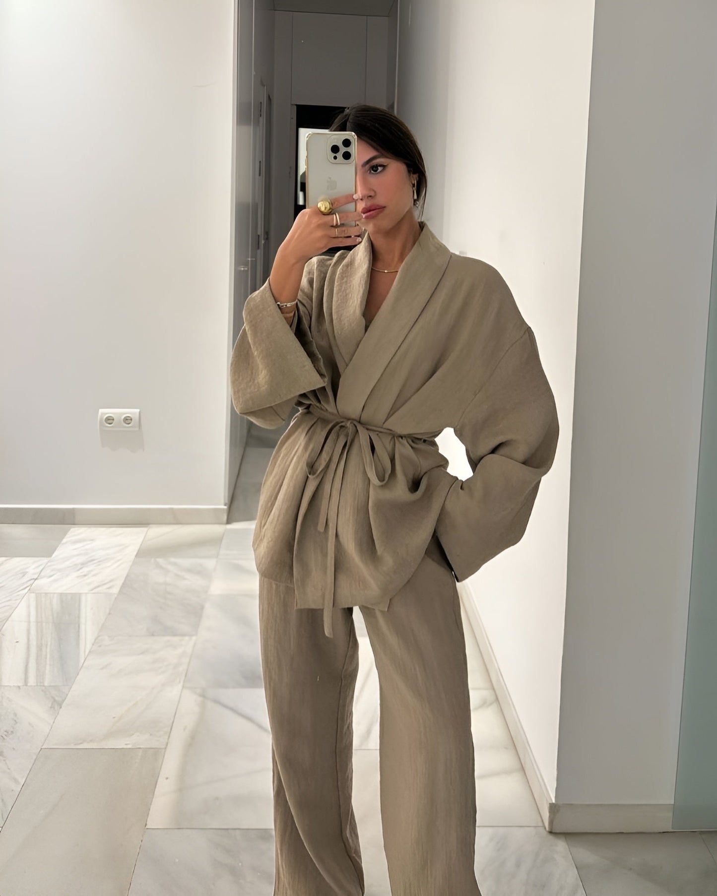 Sereia™ | Damer Hørlook Todelt Sæt | Elegant Sommerset med Omslagsblazer og Vide Bukser med Høj Talje