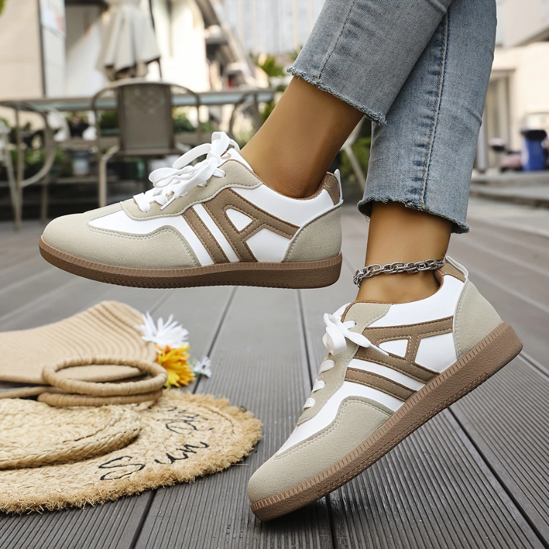 Nova | Damer Retro Sneakers | Beige-Hvid | Ruskind & Mesh | Komfortable & Letvægt | Casual Sporty Sko