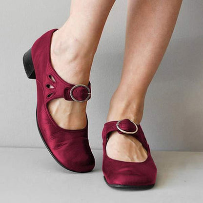 Isolde™ | Klassiske Mary Jane Pumps med Blokhæl | Retro Sko med Justerbar Rem og Moderne Komfort