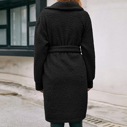 Soraya™ | Elegant langærmet blød trenchcoat med enkelt knap og fluffy design