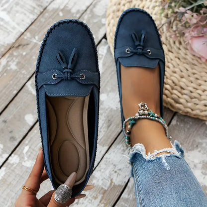 Calvina™ | Damer Mokkasiner i Ruskind | Komfortable Slip-Ons med Sløjfe og Fleksibel Skridsikker Sål