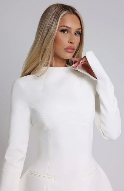 Ivana™ | Damer Luksus A-Linje Mini Kjole med Åben Ryg | Elegant & High-Fashion Design