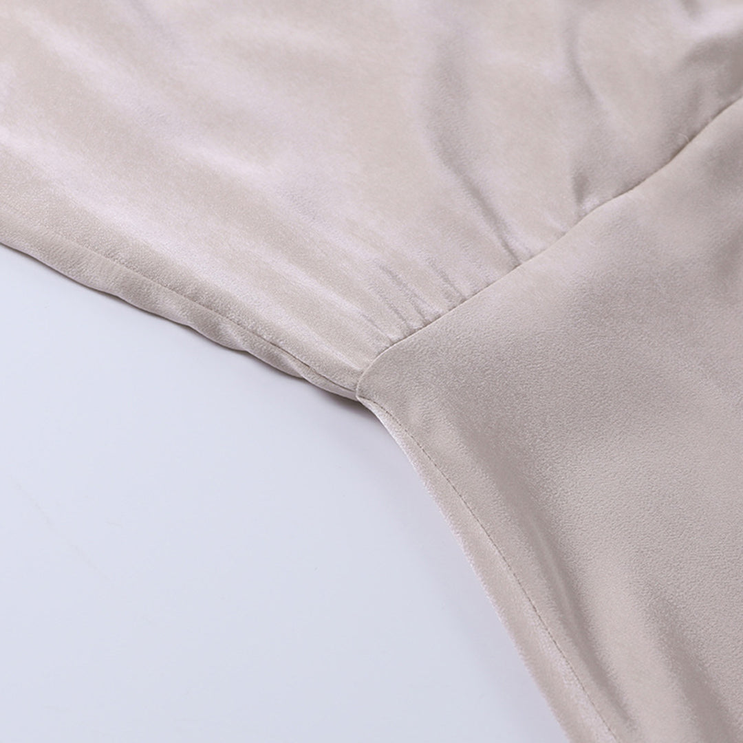 Adriana™ | Damer Satin Maxi-Kjole | Forførende med Dyb V-Hals, Spaghettistropper & Høj Slids