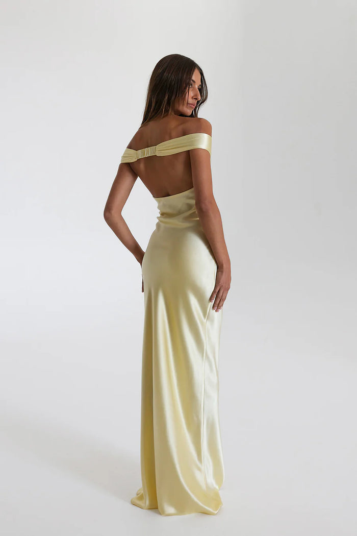 Aurelia | Satin Off-Shoulder Aften­kjole