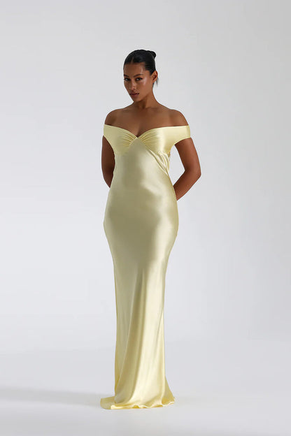 Aurelia | Satin Off-Shoulder Aften­kjole