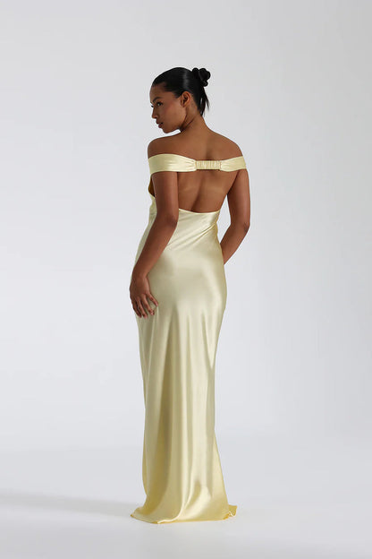 Aurelia | Satin Off-Shoulder Aften­kjole