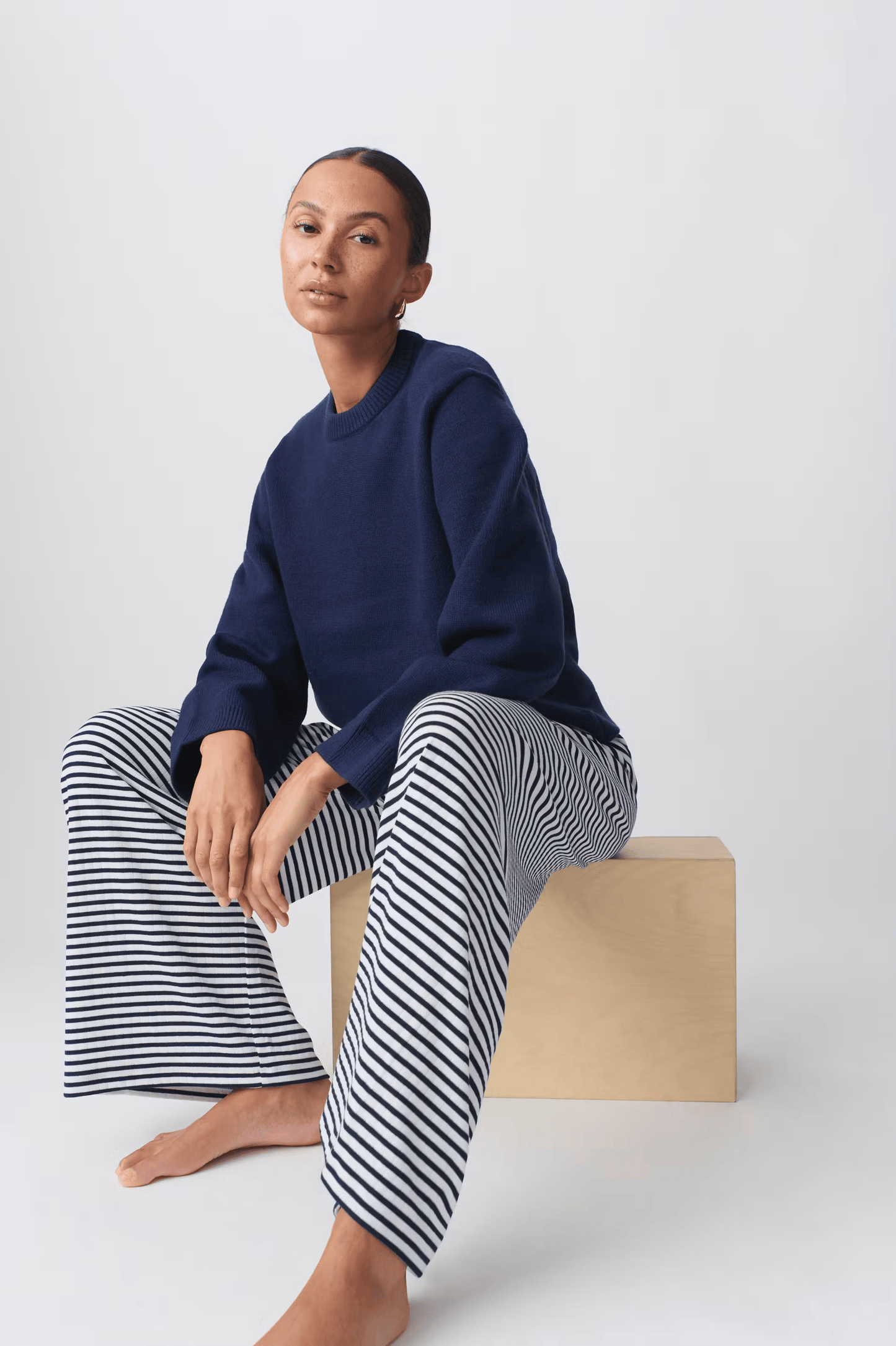 Maribel™ | Damer Blød Pyjamasbukser med Striber | Let, Løstsiddende Loungebukser med Elastisk Talje