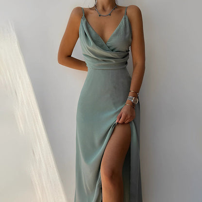 Adriana™ | Damer Satin Maxi-Kjole | Forførende med Dyb V-Hals, Spaghettistropper & Høj Slids